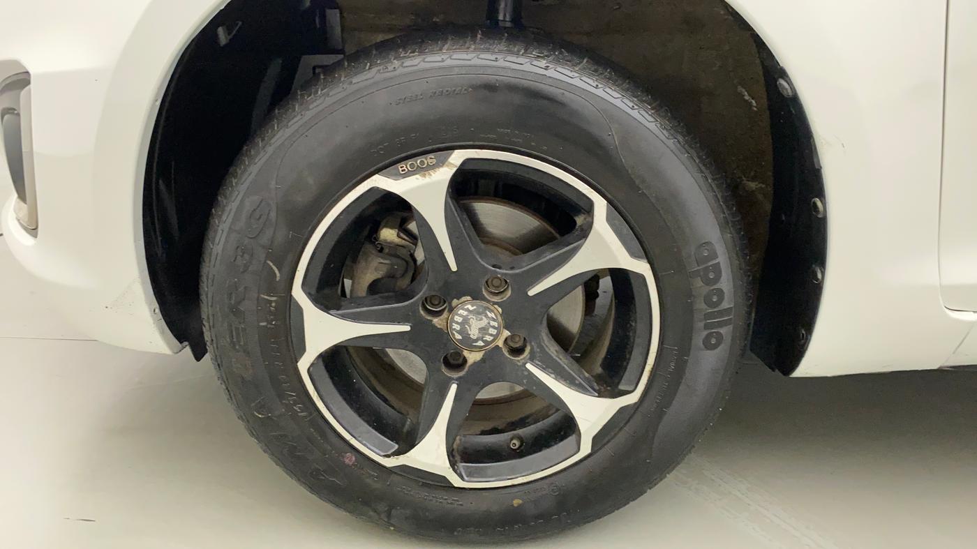 2015 Maruti Swift VXI, Petrol, Manual, 43,563 km, Left Front Wheel