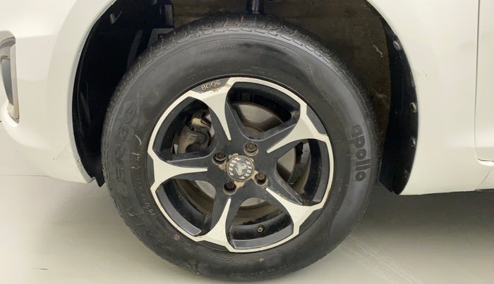 2015 Maruti Swift VXI, Petrol, Manual, 43,563 km, Left Front Wheel