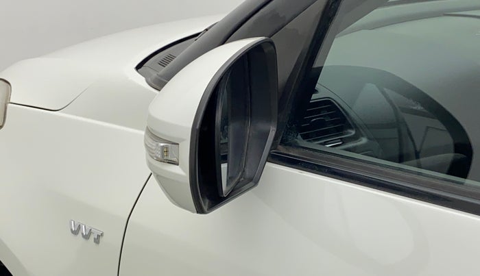 2015 Maruti Swift VXI, Petrol, Manual, 43,563 km, Left rear-view mirror - Folding motor not working