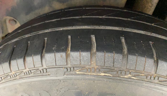 2013 Maruti Swift Dzire VXI, Petrol, Manual, 56,041 km, Left Rear Tyre Tread