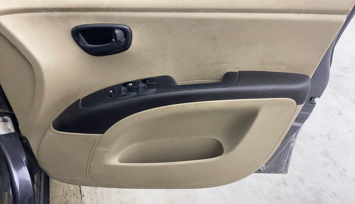 2016 Hyundai i10 MAGNA 1.1, Petrol, Manual, 49,649 km, Driver Side Door Panels Control