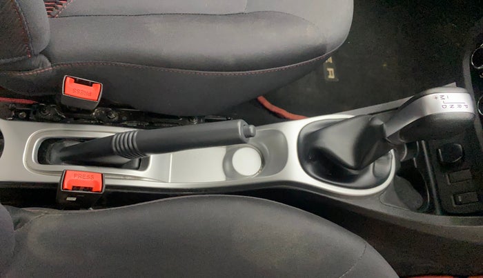 2018 Renault Duster RXS CVT, Petrol, Automatic, 76,221 km, Gear Lever