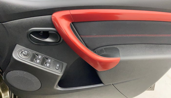 2018 Renault Duster RXS CVT, Petrol, Automatic, 76,221 km, Driver Side Door Panels Control