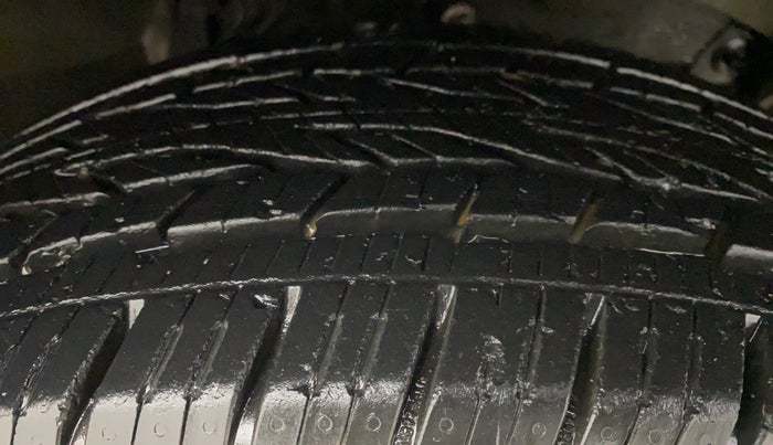 2018 Renault Duster RXS CVT, Petrol, Automatic, 76,221 km, Right Front Tyre Tread
