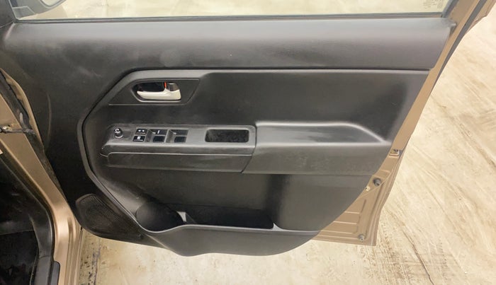 2021 Maruti New Wagon-R VXI 1.0, Petrol, Manual, 46,758 km, Driver Side Door Panels Control