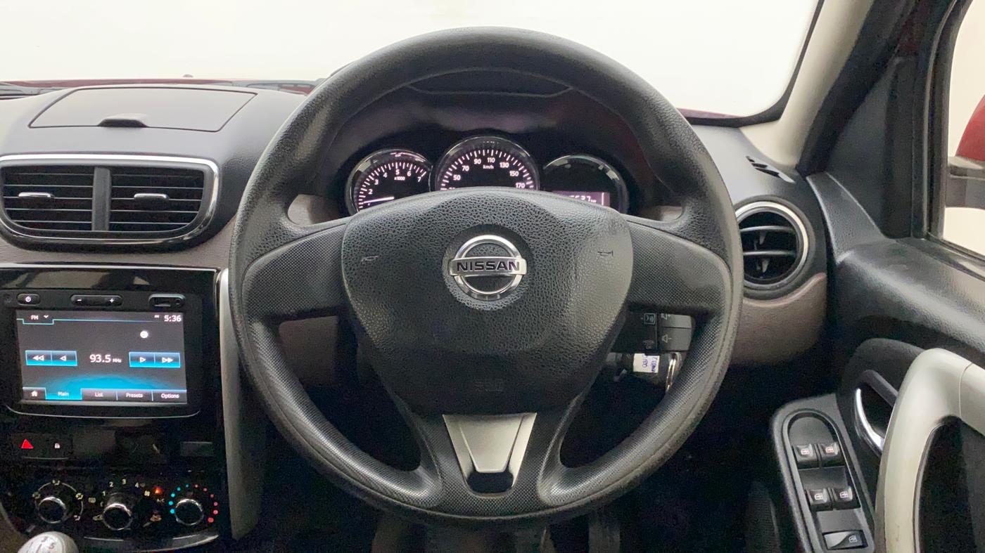 2017 Nissan Terrano XL (D), Diesel, Manual, 1,15,537 km, Steering Wheel Close Up