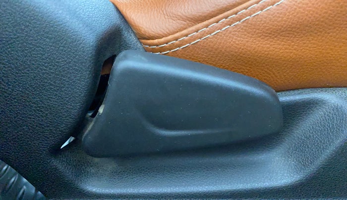 2018 Renault Kwid CLIMBER 1.0 AMT, Petrol, Automatic, 30,352 km, Driver Side Adjustment Panel