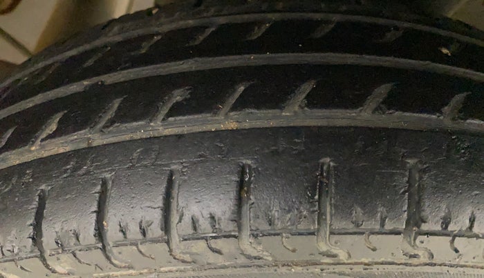 2018 Renault Kwid CLIMBER 1.0 AMT, Petrol, Automatic, 30,352 km, Left Rear Tyre Tread