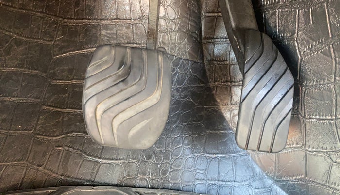 2018 Renault Kwid CLIMBER 1.0 AMT, Petrol, Automatic, 30,352 km, Pedals