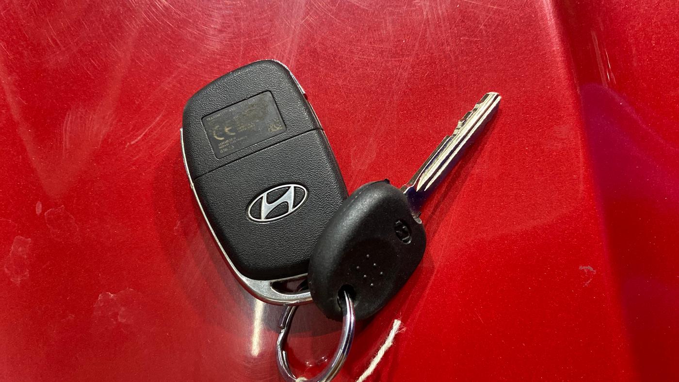 2023 Hyundai GRAND I10 NIOS SPORTZ 1.2 KAPPA VTVT, Petrol, Manual, 15,365 km, Key Close Up