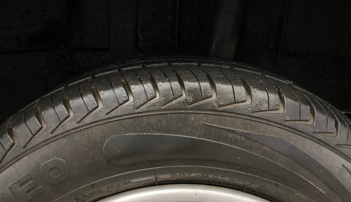 2018 Renault Kwid RXT 1.0 (O), Petrol, Manual, 32,879 km, Left Rear Tyre Tread