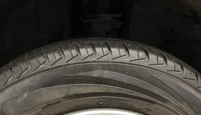 2018 Renault Kwid RXT 1.0 (O), Petrol, Manual, 32,879 km, Left Front Tyre Tread