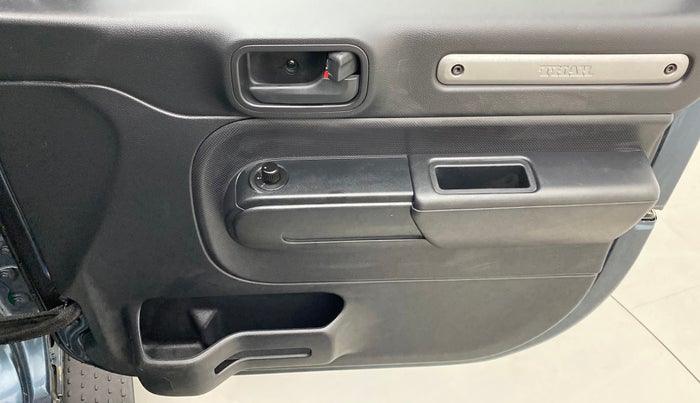 2021 Mahindra Thar LX PETROL HT 4WD AT, Petrol, Automatic, 3,751 km, Driver Side Door Panels Control