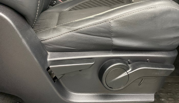 2021 Mahindra Thar LX PETROL HT 4WD AT, Petrol, Automatic, 3,751 km, Driver Side Adjustment Panel