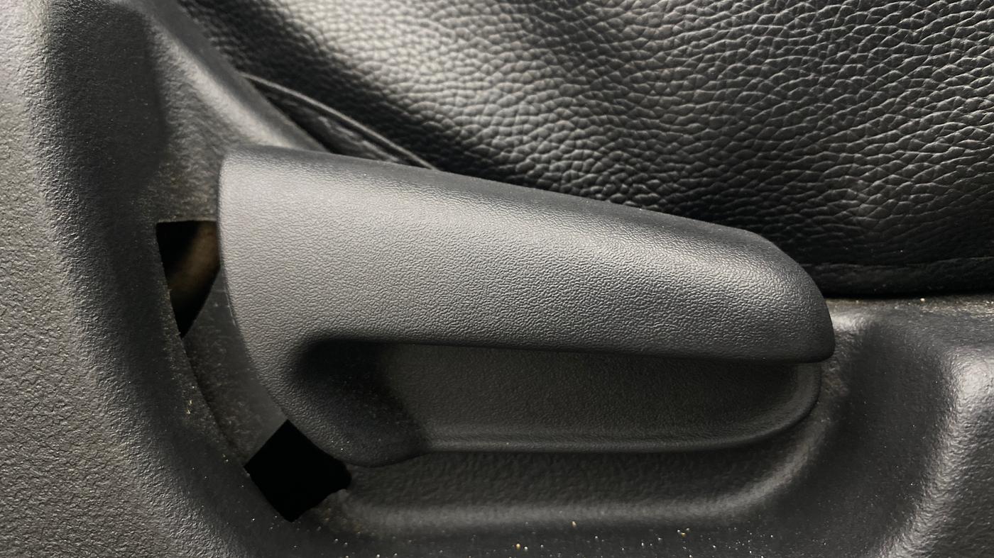 2014 Maruti Wagon R Stingray VXI, Petrol, Manual, 22,581 km, Driver Side Adjustment Panel