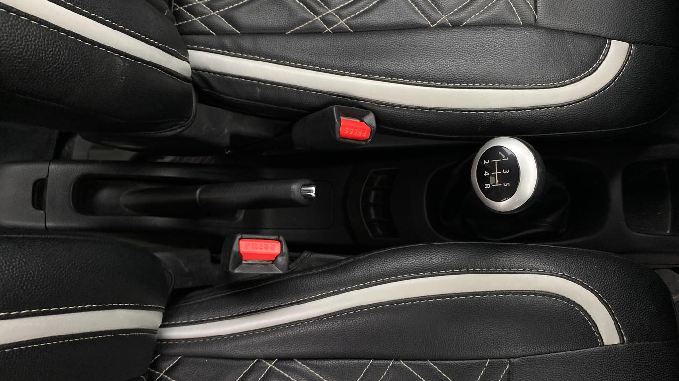 2014 Maruti Wagon R Stingray VXI, Petrol, Manual, 22,581 km, Gear Lever