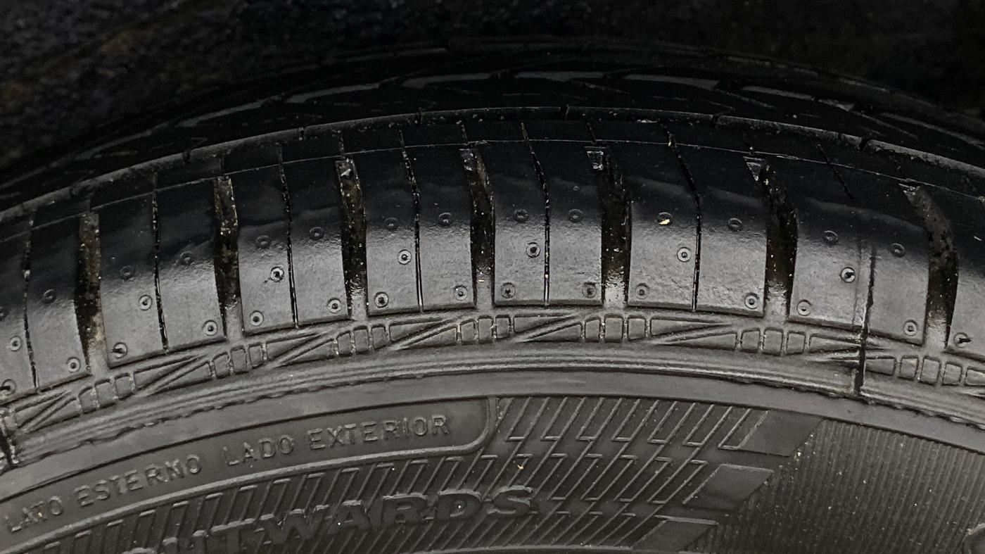 2014 Maruti Wagon R Stingray VXI, Petrol, Manual, 22,581 km, Left Rear Tyre Tread