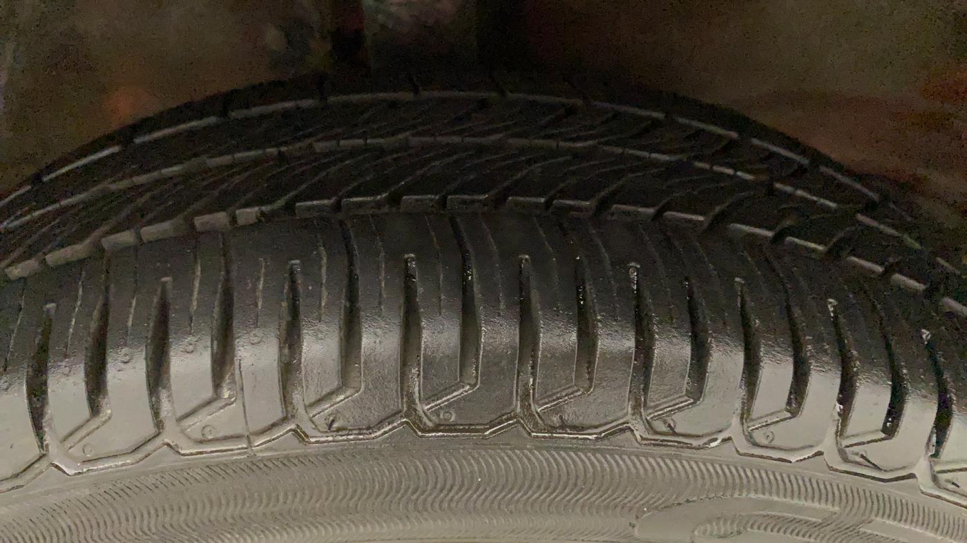 2015 Maruti Wagon R 1.0 VXI, Petrol, Manual, 38,487 km, Right Front Tyre Tread