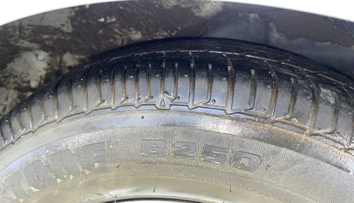 2013 Hyundai i10 SPORTZ 1.1, CNG, Manual, 60,028 km, Left Rear Tyre Tread