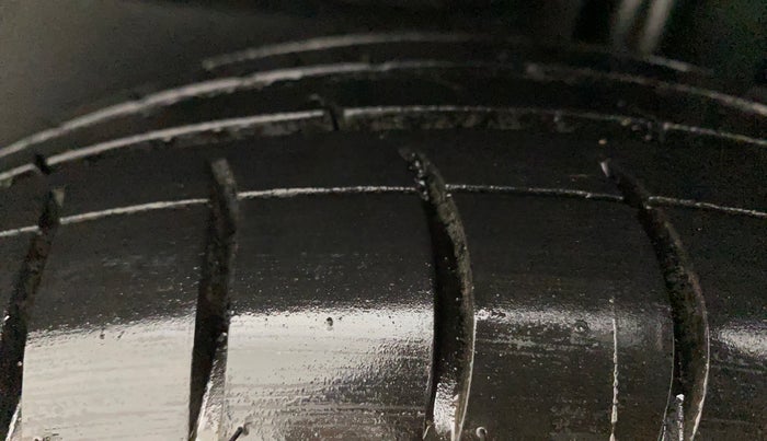 2017 Maruti Dzire VXI, Petrol, Manual, 18,613 km, Left Rear Tyre Tread