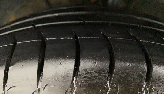2017 Maruti Dzire VXI, Petrol, Manual, 18,613 km, Left Front Tyre Tread