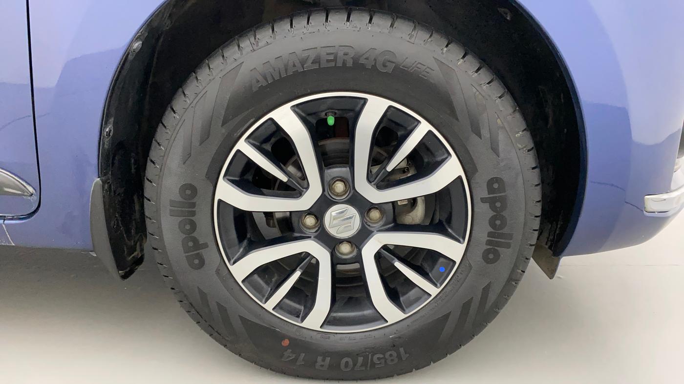 2017 Maruti Dzire VXI, Petrol, Manual, 18,613 km, Right Front Wheel
