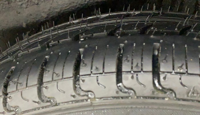 2018 Maruti Wagon R 1.0 LXI CNG, CNG, Manual, 80,107 km, Left Rear Tyre Tread