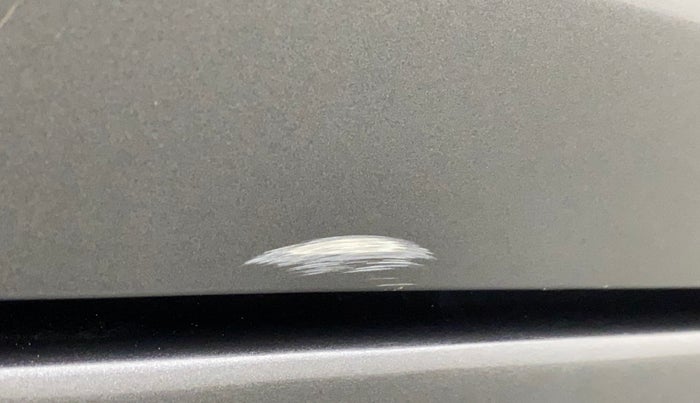 2016 Maruti Swift VXI, Petrol, Manual, 30,740 km, Right rear door - Minor scratches