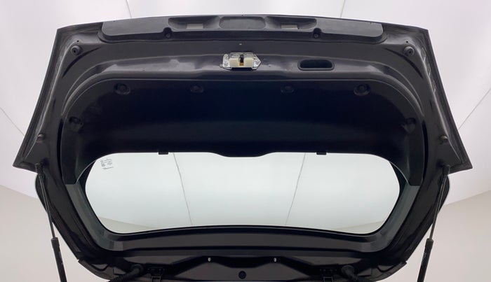 2016 Maruti Swift VXI, Petrol, Manual, 30,740 km, Boot Door Open
