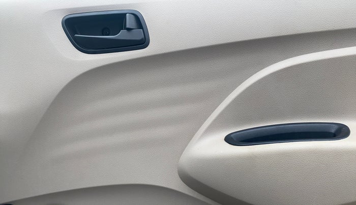 2020 Hyundai NEW SANTRO SPORTZ MT, Petrol, Manual, 81,386 km, Driver Side Door Panels Control