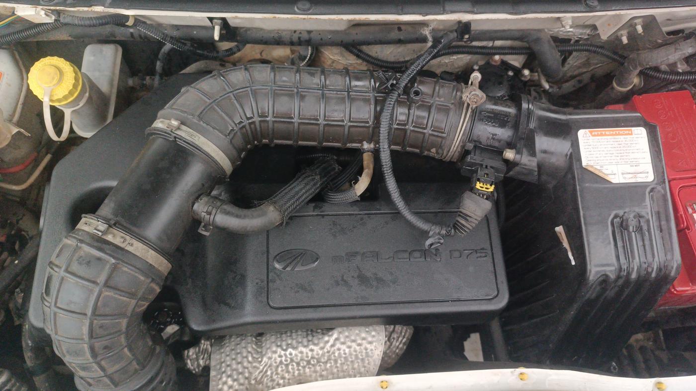 2016 Mahindra Kuv100 K8 D 6 STR, Diesel, Manual, 1,33,274 km, Engine View