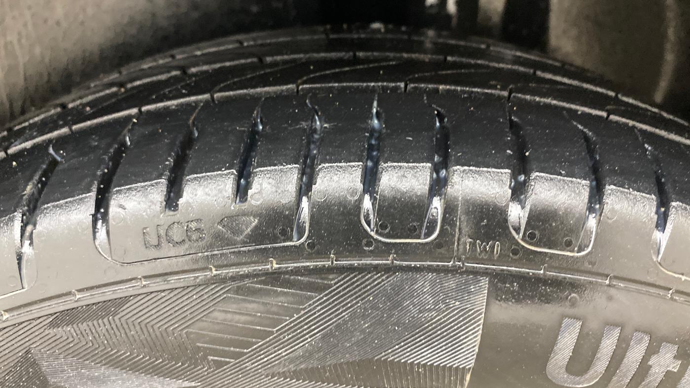 2015 Volkswagen Polo HIGHLINE1.5L, Diesel, Manual, 89,343 km, Left Rear Tyre Tread