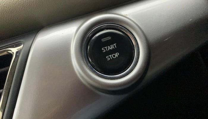 2024 Mahindra XUV700 AX 7 P AT 7 STR, Petrol, Automatic, 21,999 km, Keyless Start/ Stop Button
