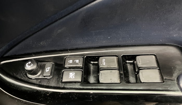 2022 Maruti Baleno ALPHA PETROL 1.2, Petrol, Manual, 70,639 km, Driver Side Door Panels Control