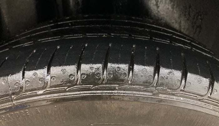 2018 Volkswagen Ameo HIGHLINE PLUS 1.5L AT 16 ALLOY, Diesel, Automatic, 92,924 km, Right Rear Tyre Tread