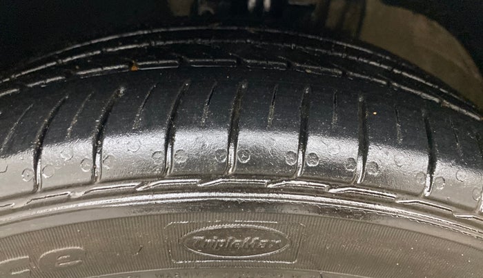 2018 Volkswagen Ameo HIGHLINE PLUS 1.5L AT 16 ALLOY, Diesel, Automatic, 92,924 km, Left Front Tyre Tread