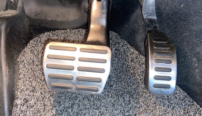 2018 Volkswagen Ameo HIGHLINE PLUS 1.5L AT 16 ALLOY, Diesel, Automatic, 92,924 km, Pedals