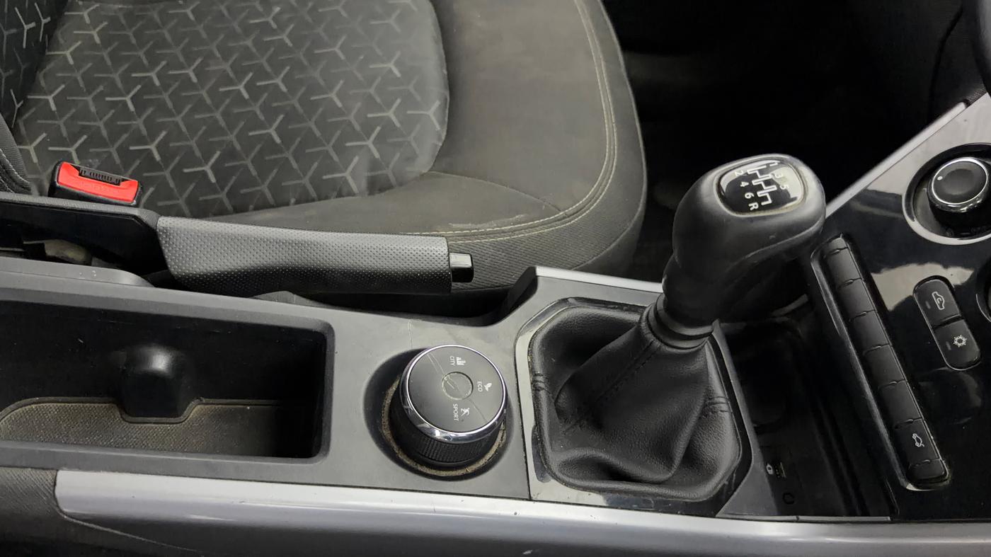 2021 Tata NEXON XM SUNROOF PETROL, Petrol, Manual, 35,457 km, Gear Lever