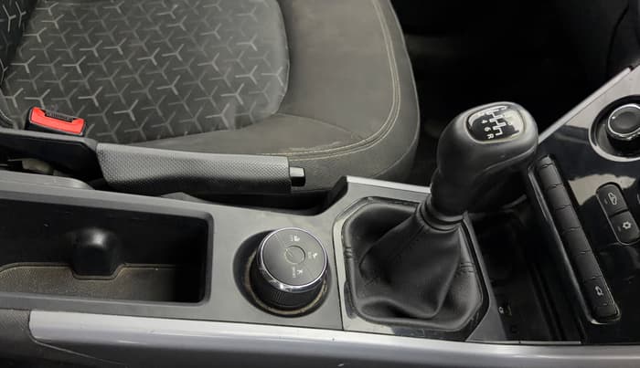2021 Tata NEXON XM SUNROOF PETROL, Petrol, Manual, 35,457 km, Gear Lever
