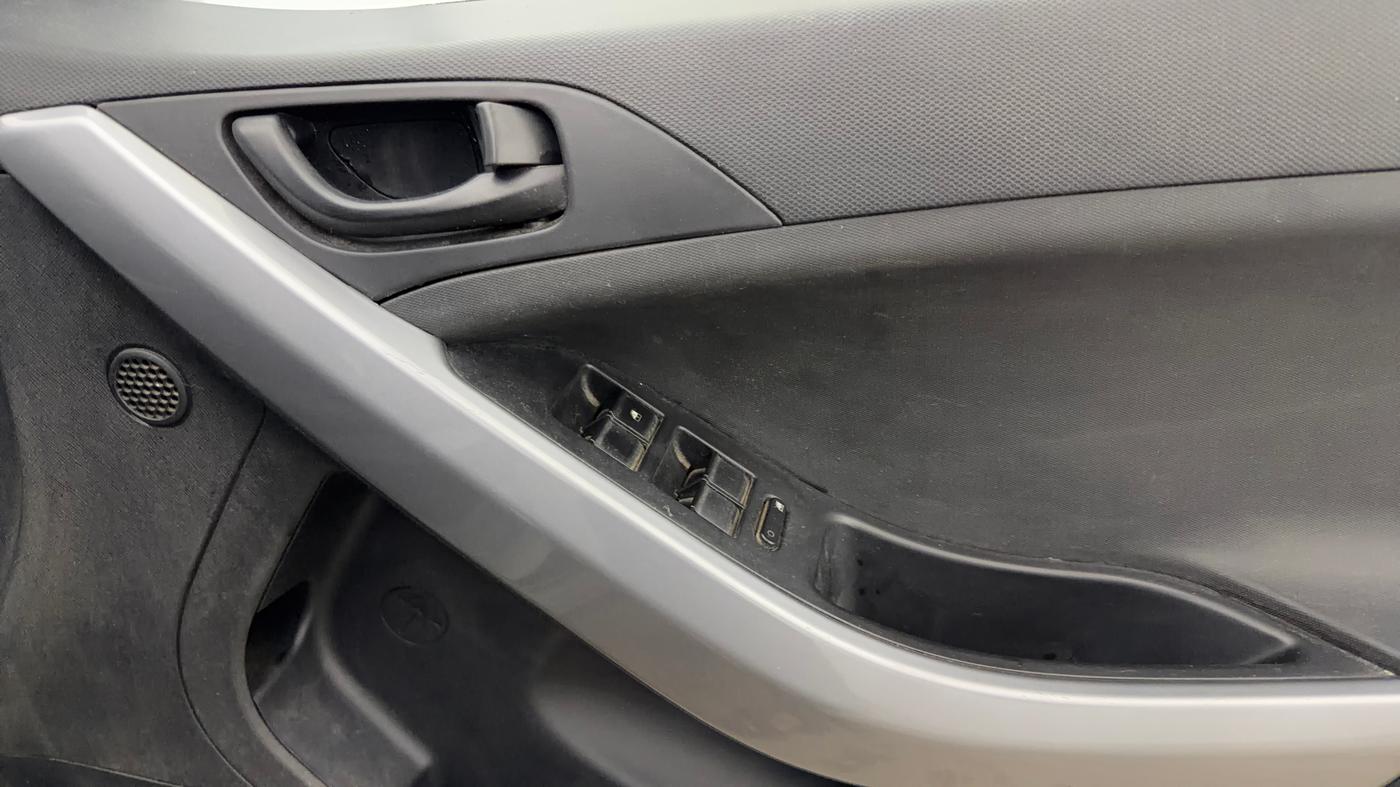 2021 Tata NEXON XM SUNROOF PETROL, Petrol, Manual, 35,457 km, Driver Side Door Panels Control