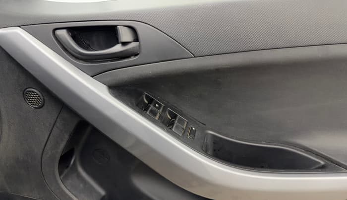 2021 Tata NEXON XM SUNROOF PETROL, Petrol, Manual, 35,457 km, Driver Side Door Panels Control