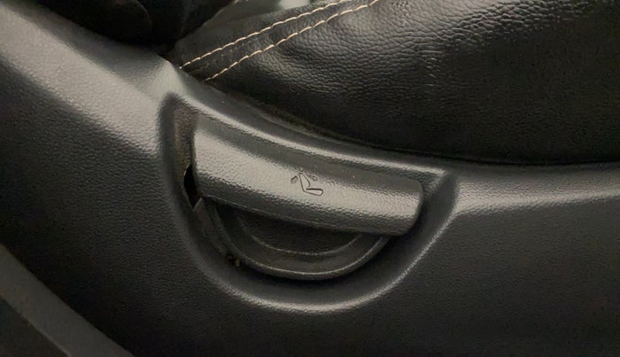 2016 Hyundai Grand i10 SPORTZ 1.2 KAPPA VTVT, Petrol, Manual, 85,455 km, Driver Side Adjustment Panel