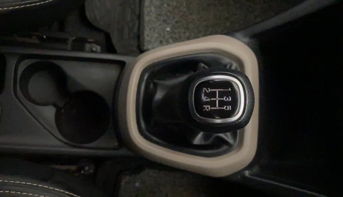 2016 Hyundai Grand i10 SPORTZ 1.2 KAPPA VTVT, Petrol, Manual, 85,455 km, Gear Lever