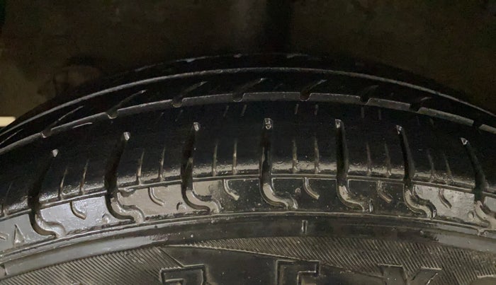 2016 Hyundai Grand i10 SPORTZ 1.2 KAPPA VTVT, Petrol, Manual, 85,455 km, Right Rear Tyre Tread