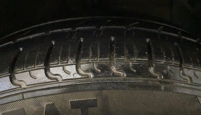 2016 Hyundai Grand i10 SPORTZ 1.2 KAPPA VTVT, Petrol, Manual, 85,455 km, Right Front Tyre Tread