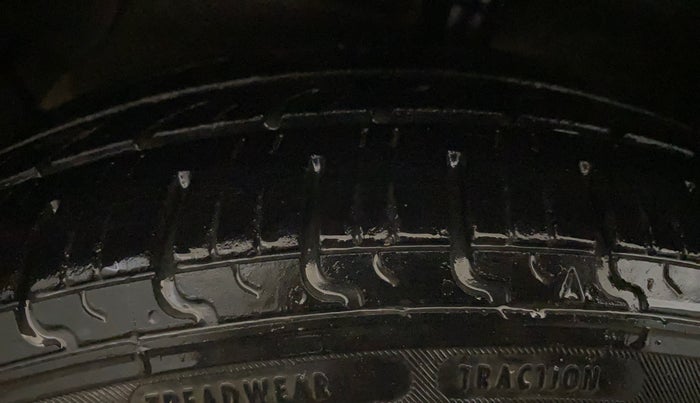 2016 Hyundai Grand i10 SPORTZ 1.2 KAPPA VTVT, Petrol, Manual, 85,455 km, Left Front Tyre Tread