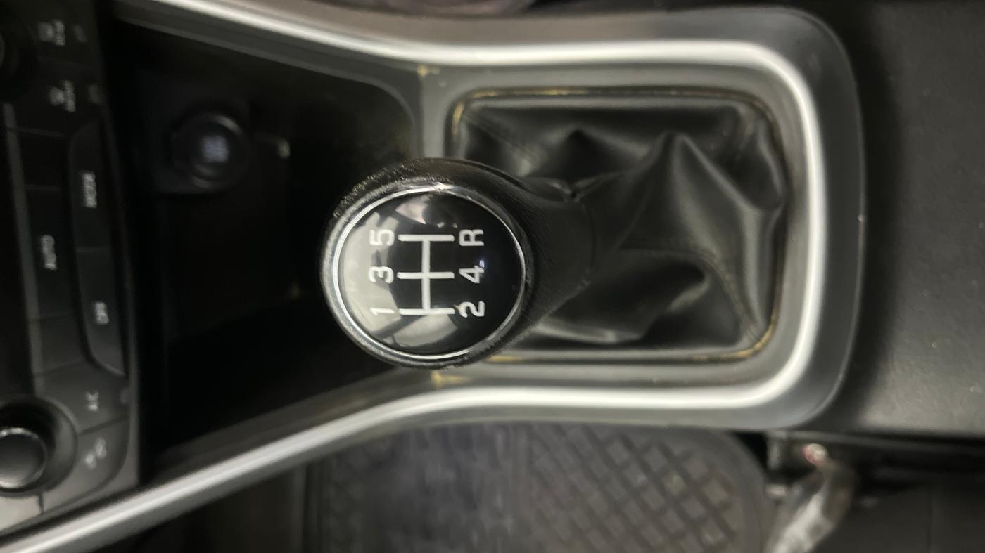 2021 Maruti S Cross ZETA 1.5, Petrol, Manual, 43,955 km, Gear Lever