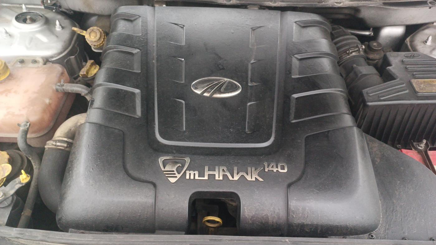 2013 Mahindra XUV500 W8, Diesel, Manual, 1,40,932 km, Engine View