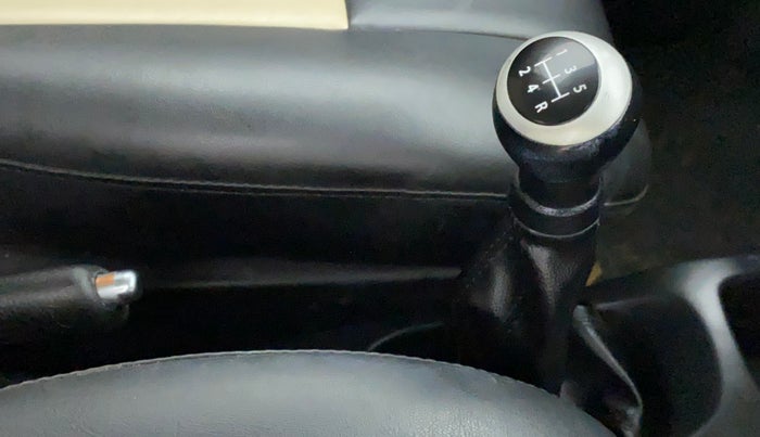 2017 Maruti Wagon R 1.0 VXI, Petrol, Manual, 54,763 km, Gear Lever