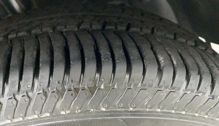 2015 Ford Ecosport 1.5 TITANIUM TI VCT AT, Petrol, Automatic, 73,219 km, Right Front Tyre Tread